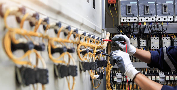 Professional Electrician technician working in Moniteau County County, MO
